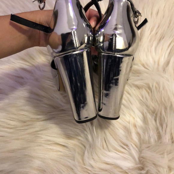 Shellys Metallic Platforms - Picture 6 of 8